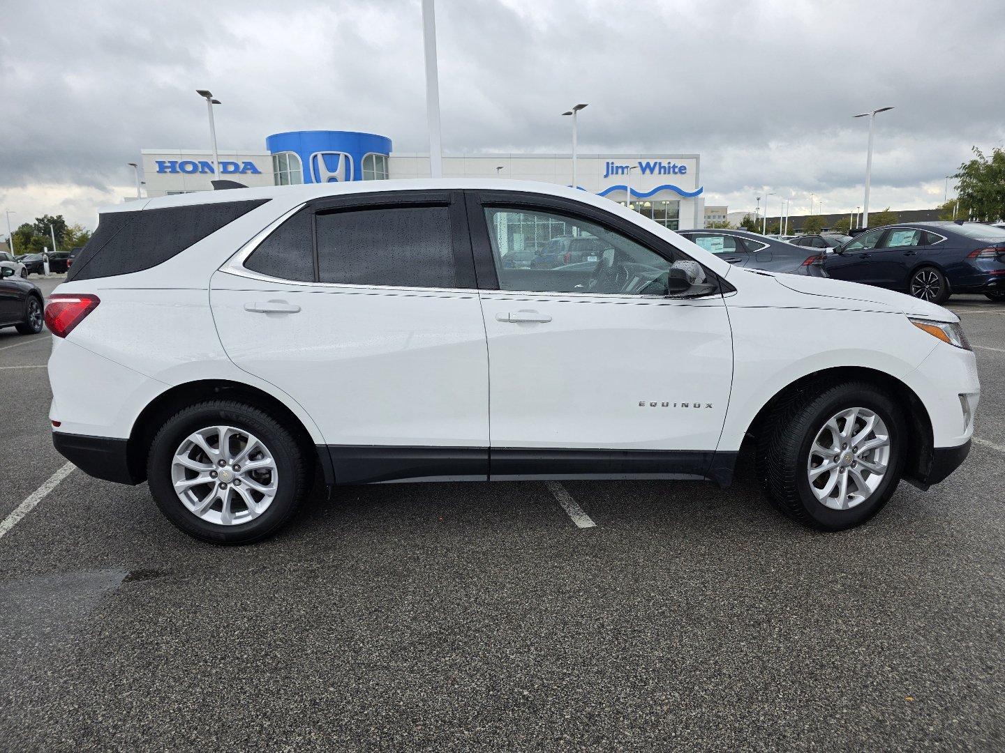 Used 2020 Chevrolet Equinox LT FWD image 16
