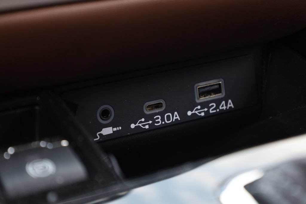 Used 2023 Subaru Outback Touring AWD/4WD image 14