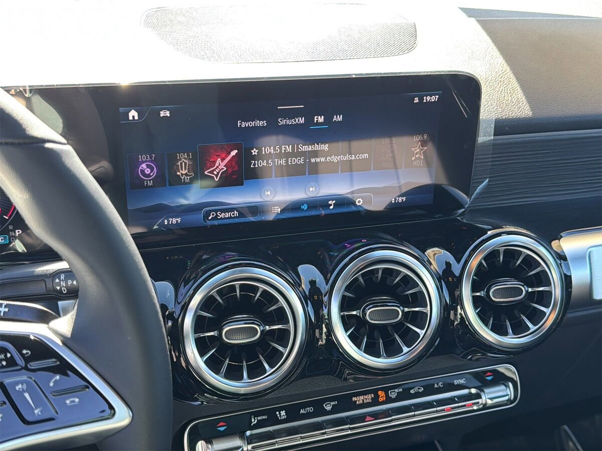 New 2026 Mercedes-Benz GLB 250 image 17