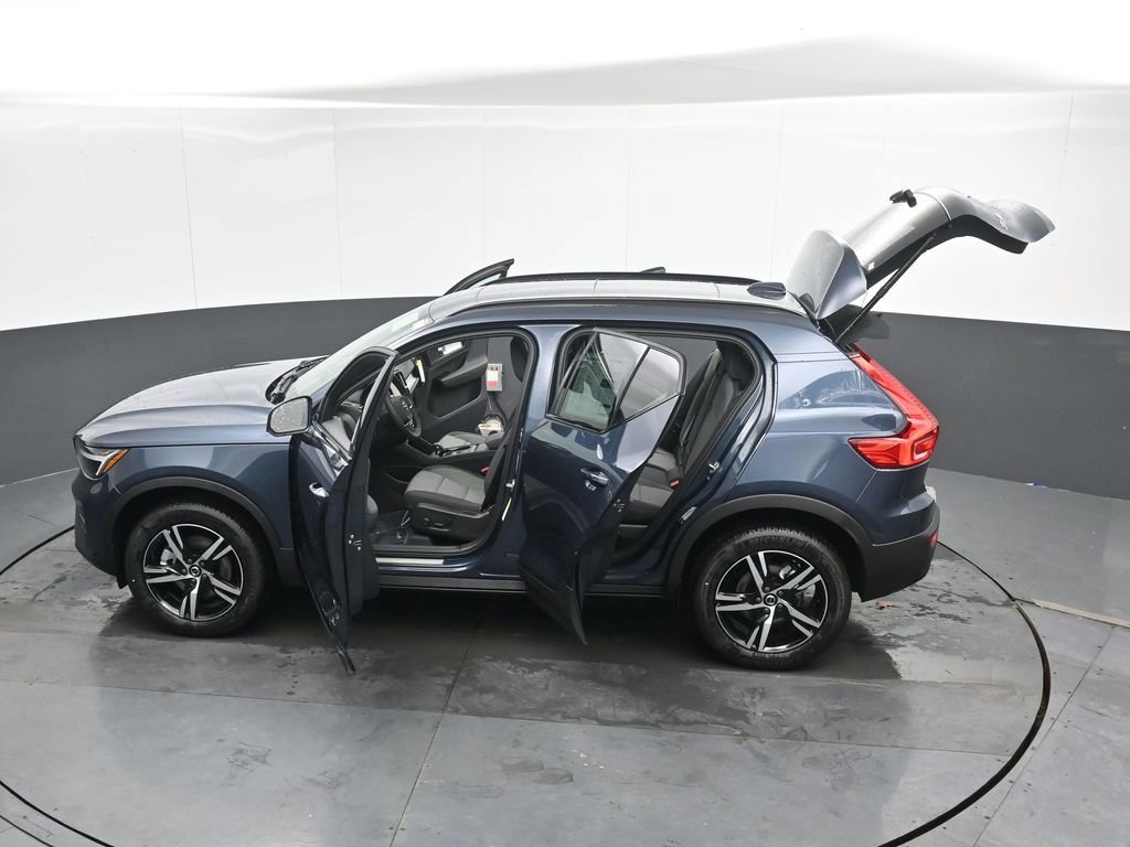 New 2026 Volvo XC40 B5 Core w/ Protection Package Premier AWD/4WD image 48