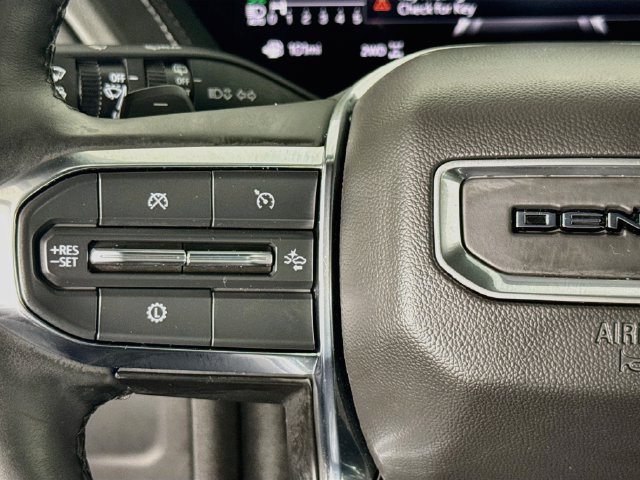 Used 2025 GMC Yukon Denali AWD/4WD image 11