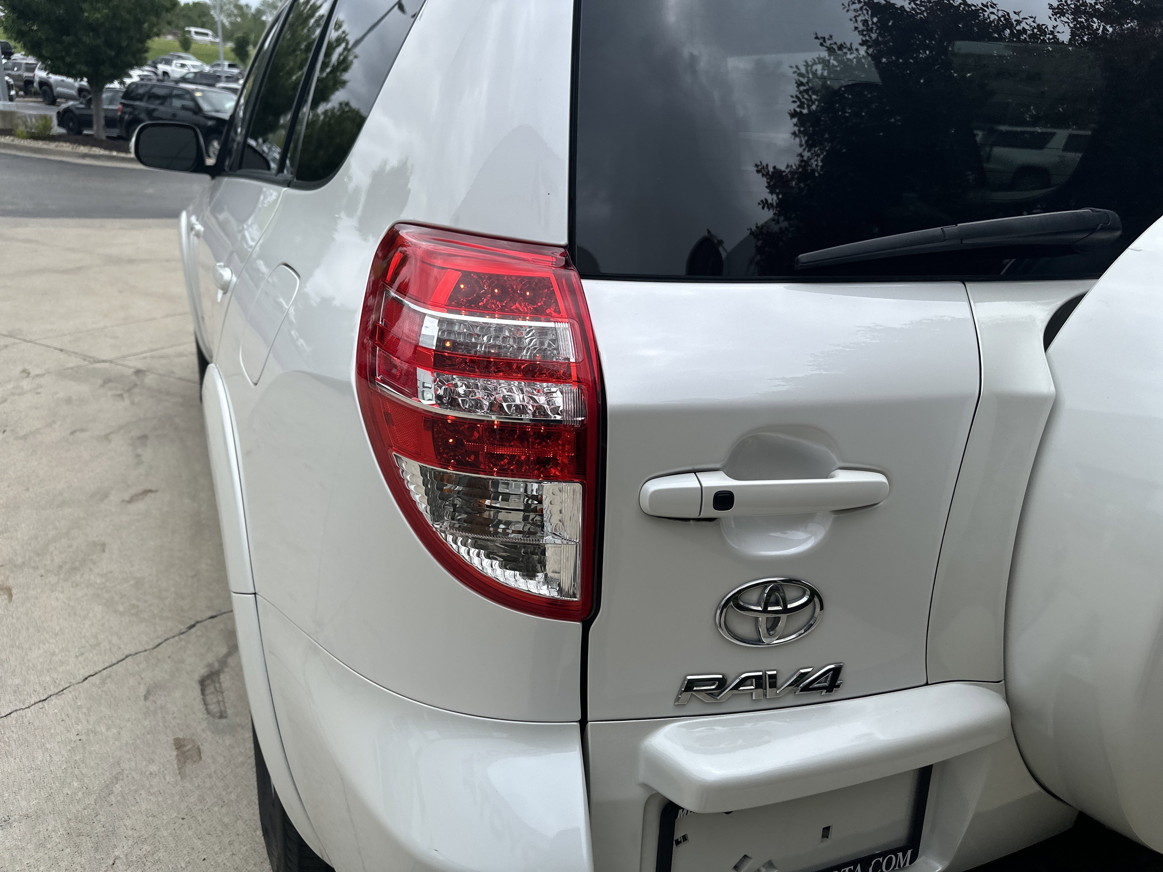 Used 2012 Toyota RAV4 Limited w/ Premium Plus Value Pkg AWD/4WD image 12