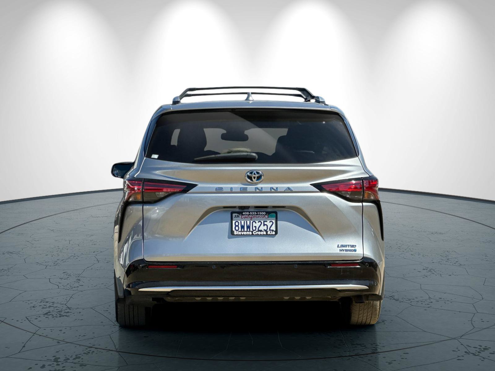 Used 2021 Toyota Sienna Limited FWD image 5