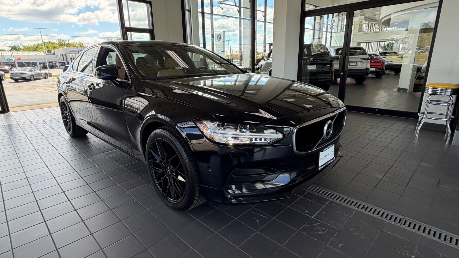 Used 2017 Volvo S90 T6 Momentum w/ Vision Package AWD/4WD image 10