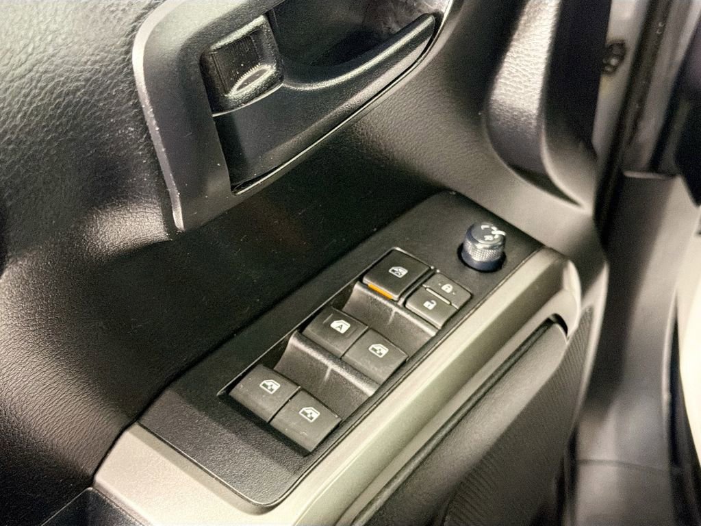 Used 2021 Toyota Tacoma TRD Off-Road image 17