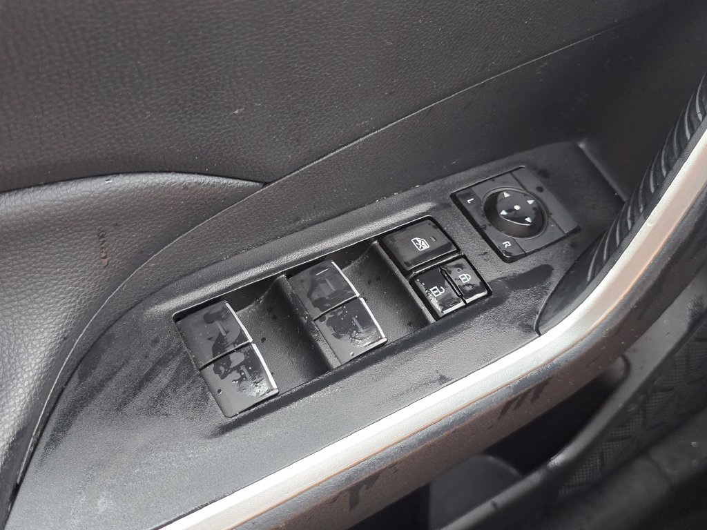 Certified 2025 Toyota RAV4 XLE AWD/4WD image 25