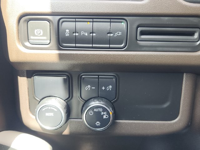 Used 2021 Chevrolet Suburban LT RWD image 20
