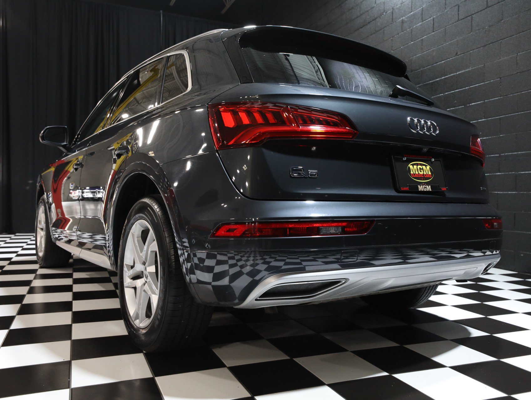 Used 2019 Audi Q5 2.0T Premium w/ Convenience Package AWD/4WD image 21