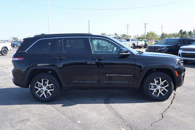 New 2025 Jeep Grand Cherokee Limited w/ Trailer Tow Package image 3