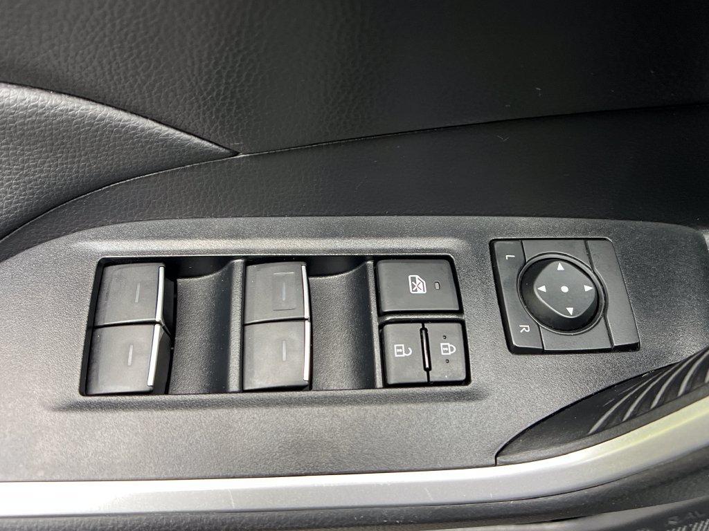 Used 2022 Toyota RAV4 XLE w/ Convenience Package AWD/4WD image 12