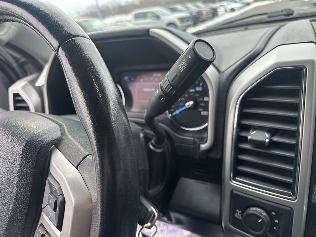 Used 2021 Ford F350 Lariat w/ Chrome Package image 26