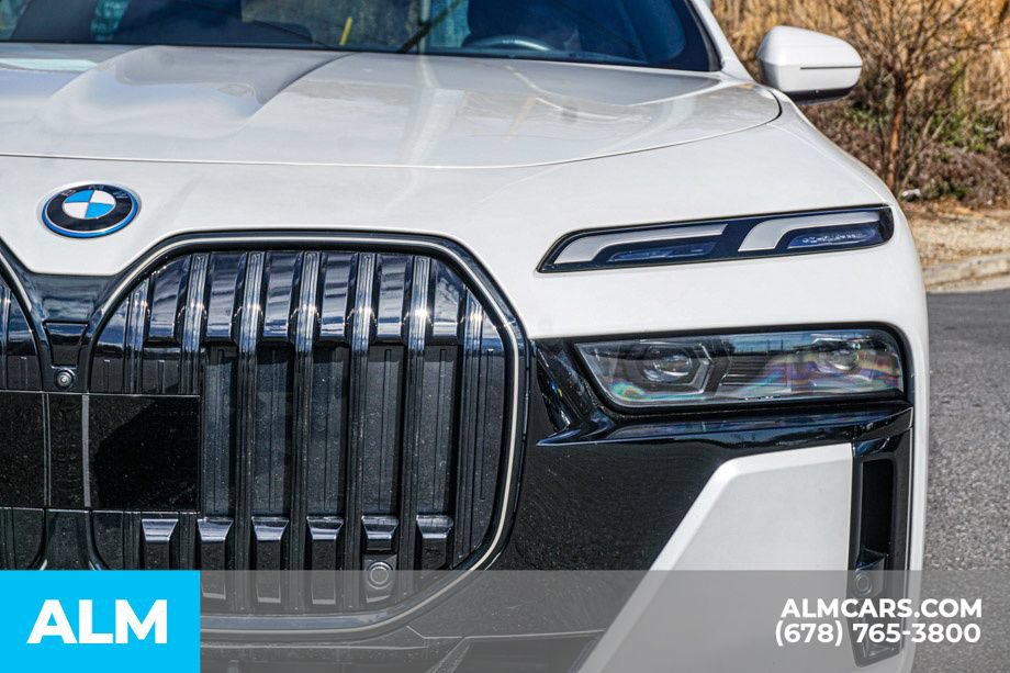 Used 2025 BMW i7 eDrive50 w/ M Sport Package RWD image 11