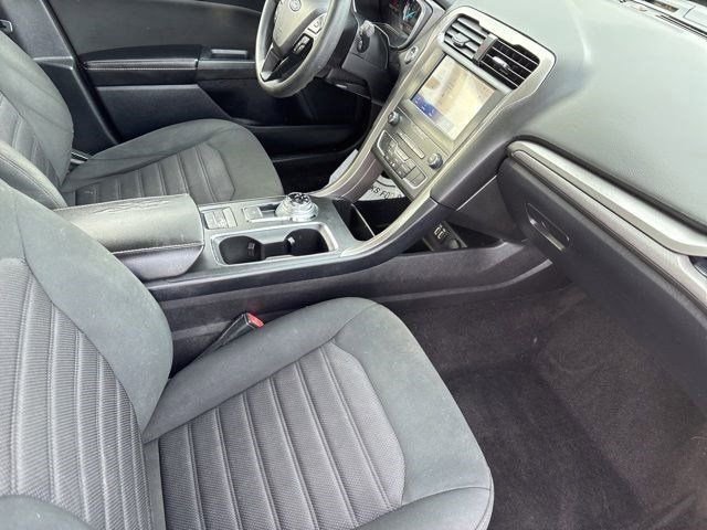 Used 2020 Ford Fusion SE image 40