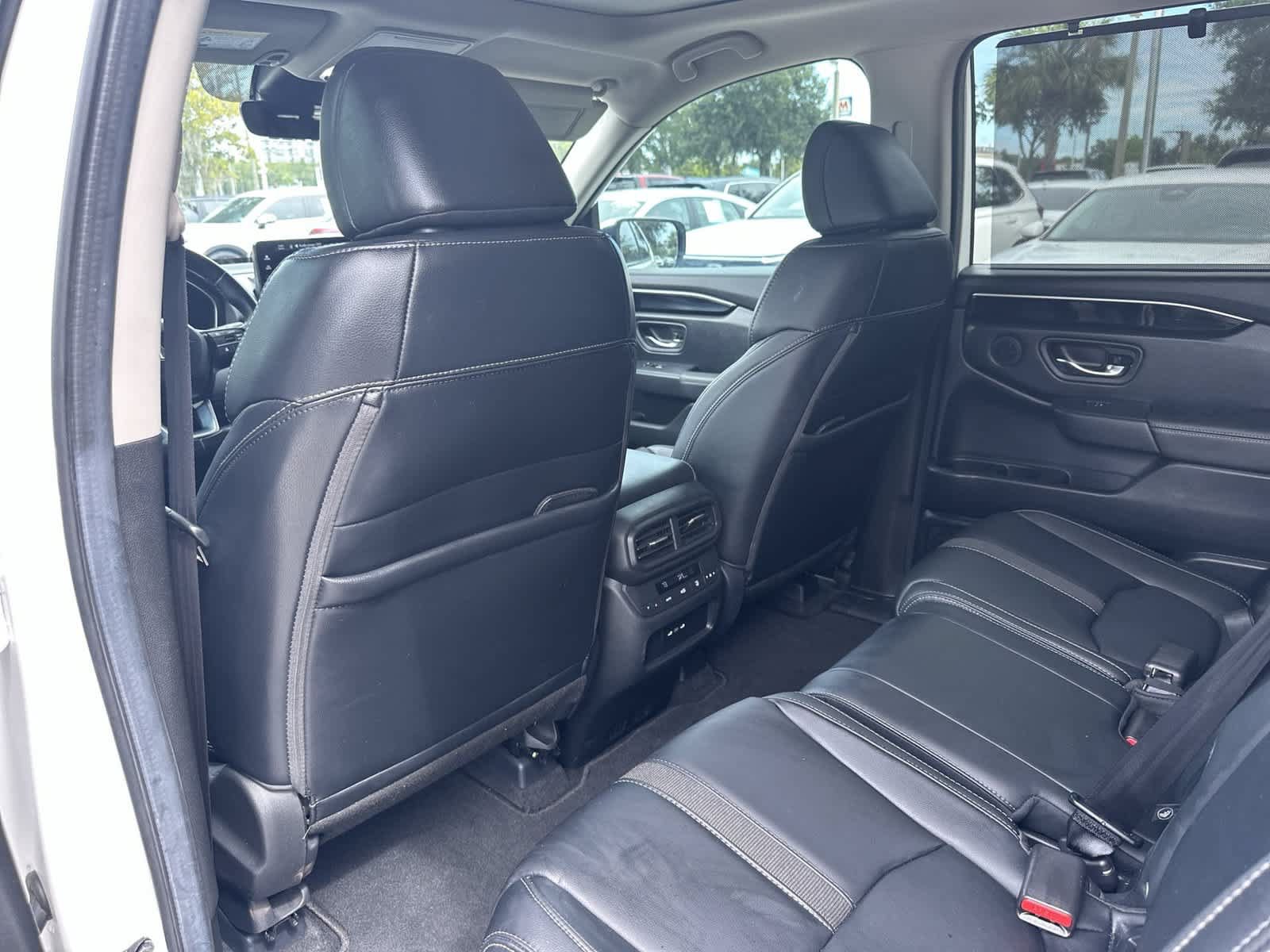 Used 2025 Honda Pilot Touring image 13