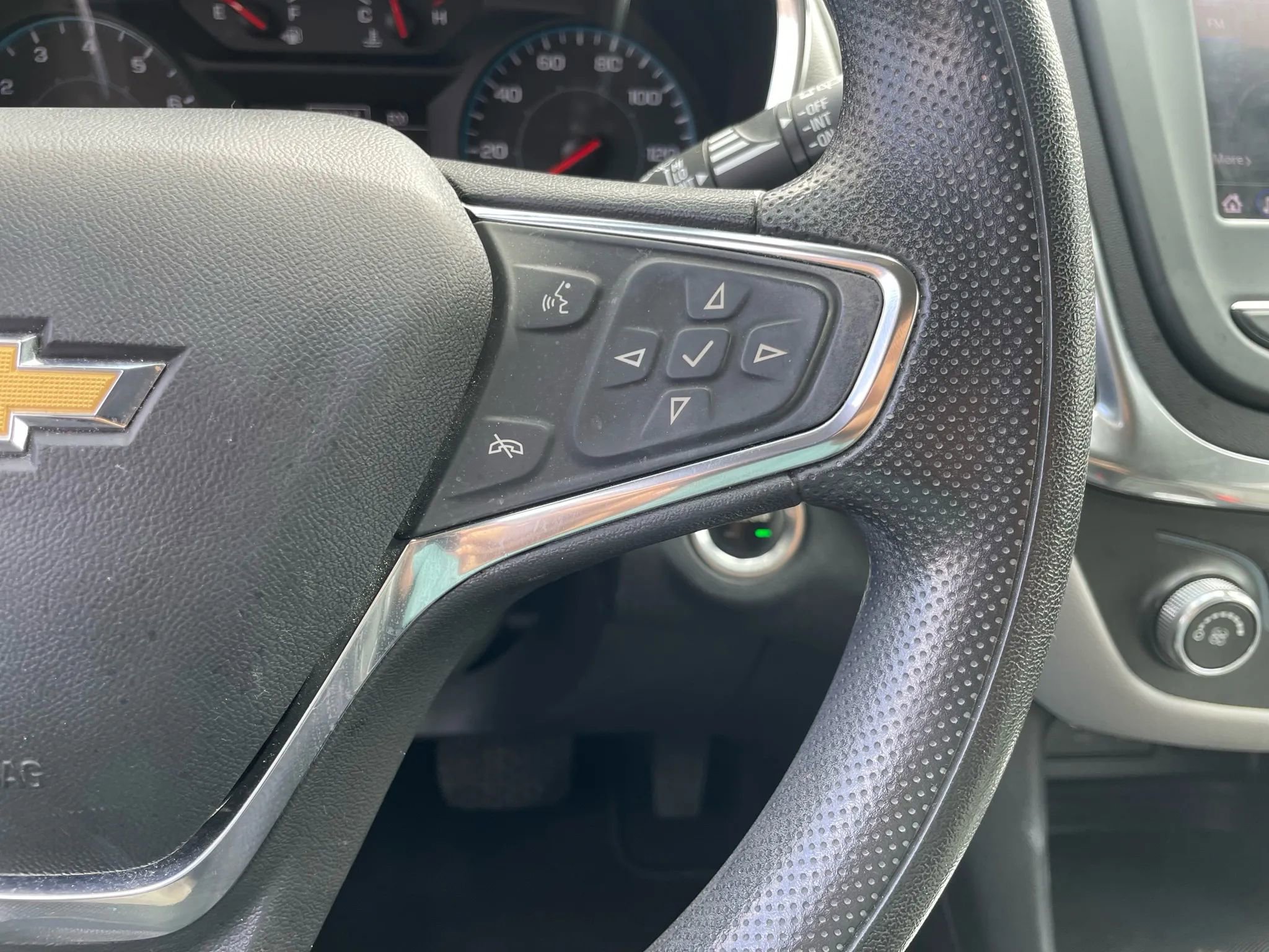 Used 2021 Chevrolet Equinox LS w/ LS Convenience Package FWD image 23