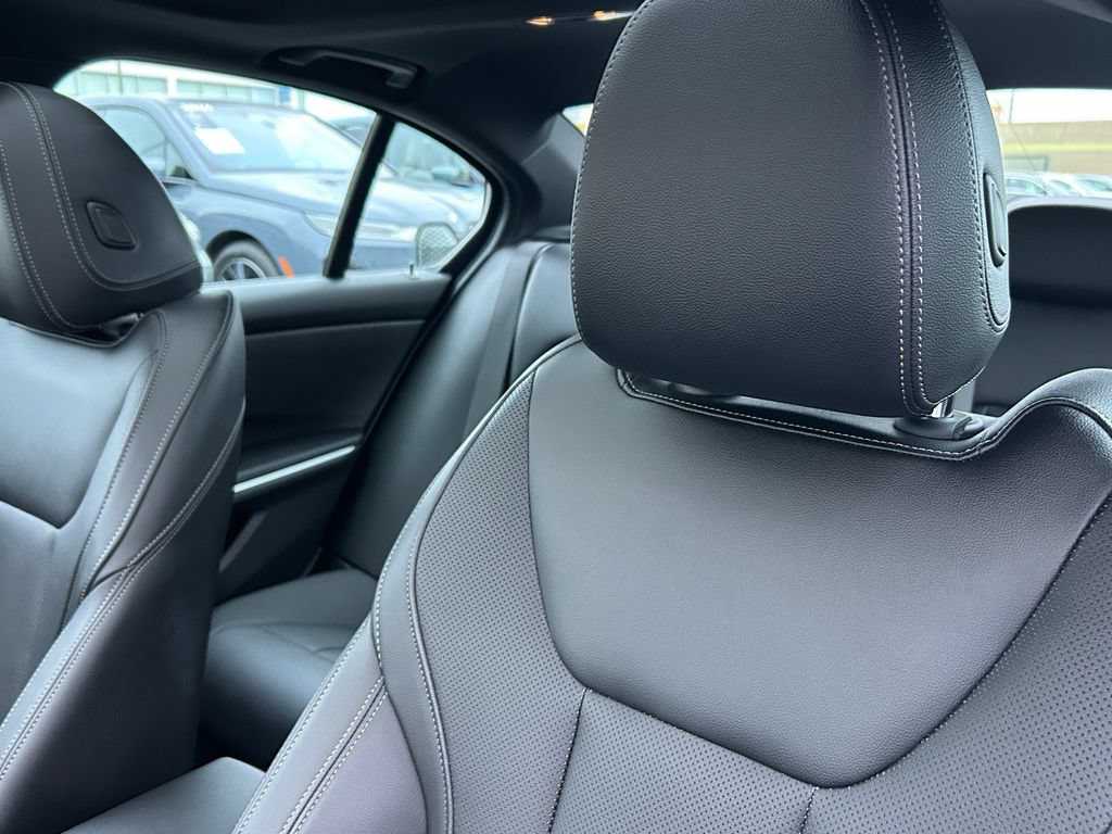 Used 2023 BMW 330i Sedan w/ Premium Package RWD image 14