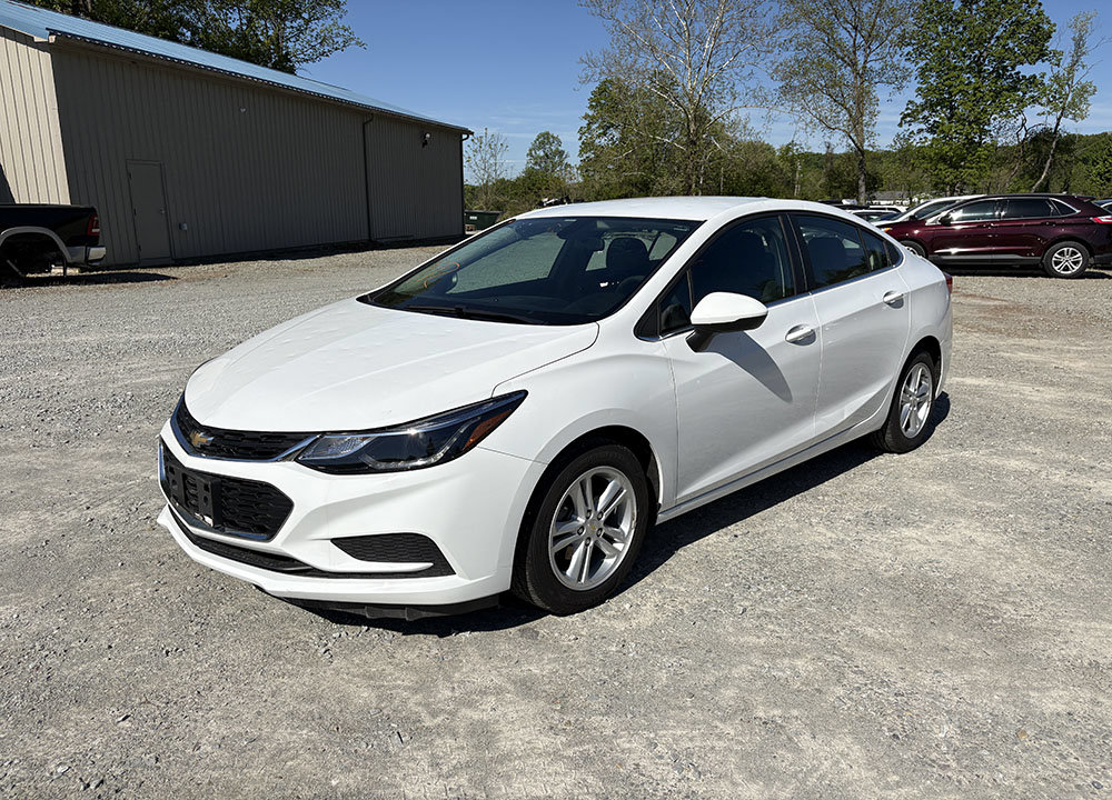 Used 2016 Chevrolet Cruze LT w/ Convenience Package FWD image 1
