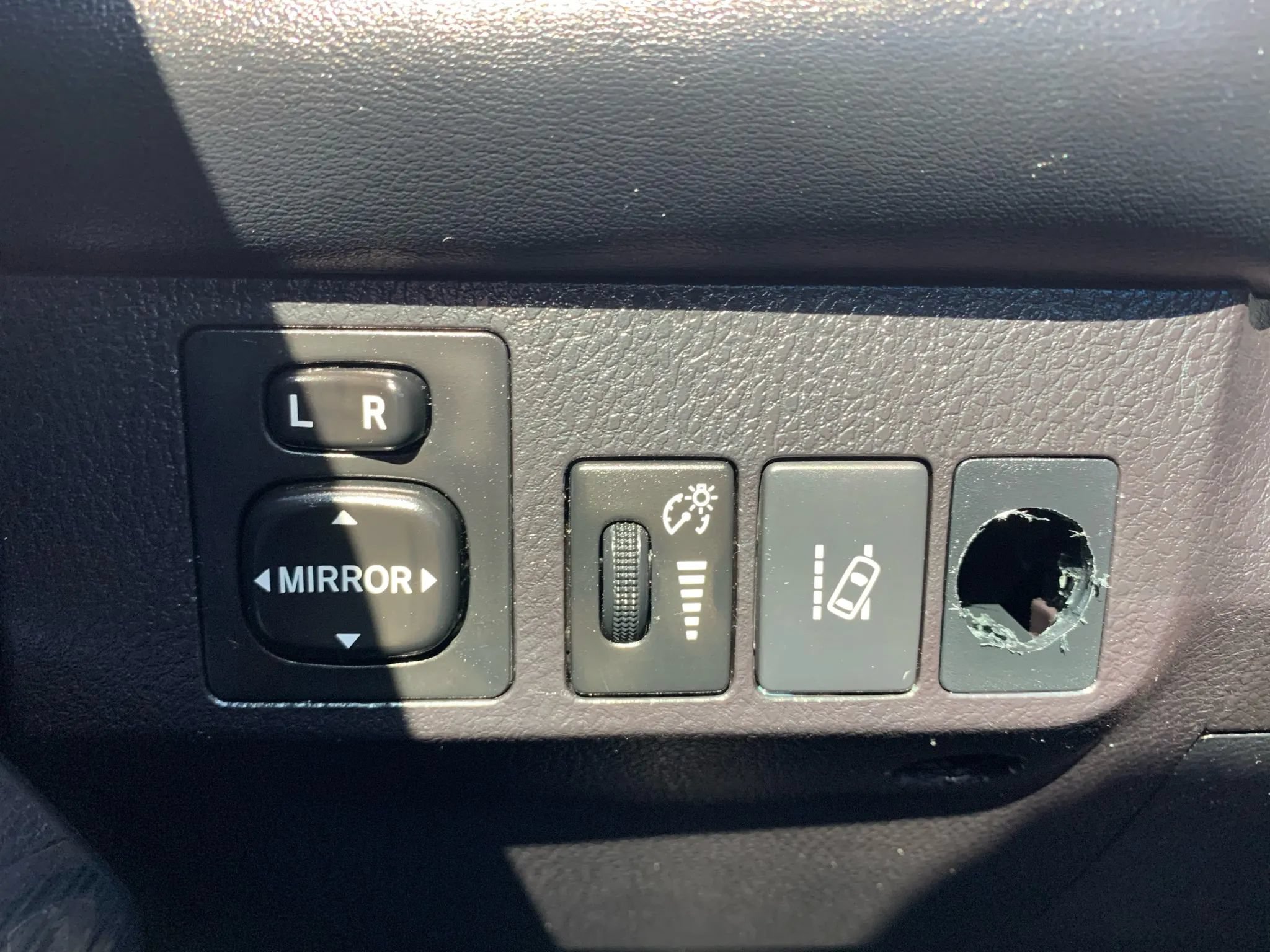 Used 2016 Toyota RAV4 Limited FWD image 21