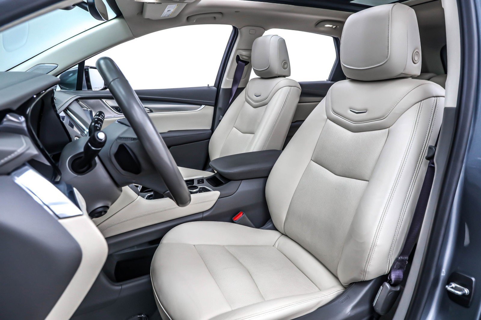 Used 2021 Cadillac XT5 Premium Luxury image 16