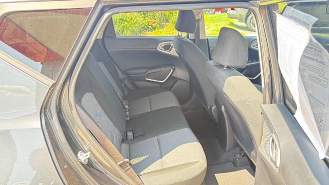 Used 2023 Kia Soul LX w/ Option Group 015 FWD image 29