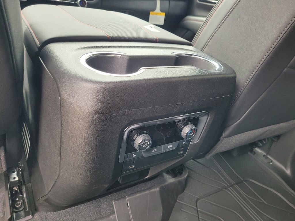 New 2026 Chevrolet Suburban RST w/ Comfort Package AWD/4WD image 28