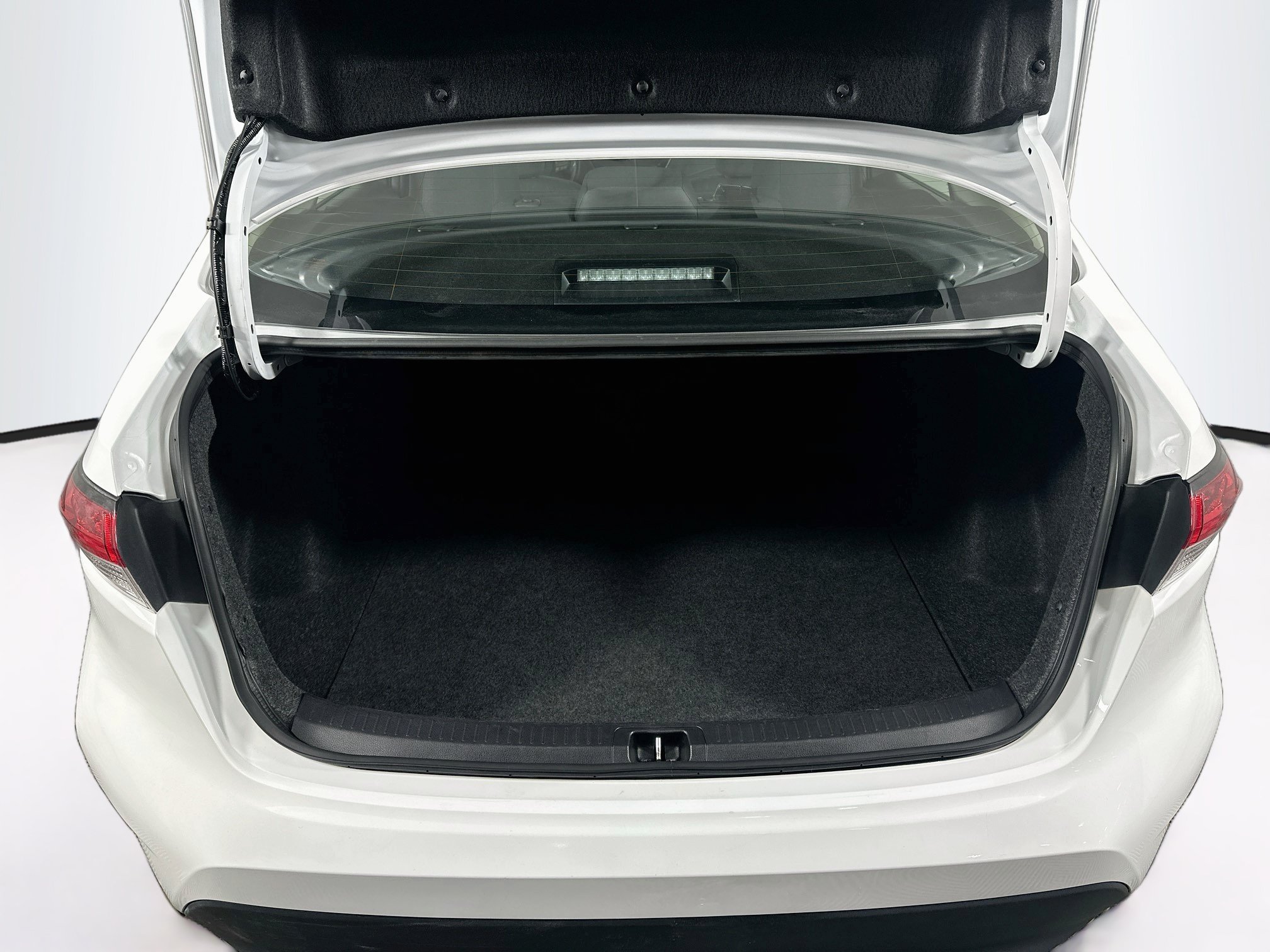 Used 2025 Toyota Corolla LE FWD image 26