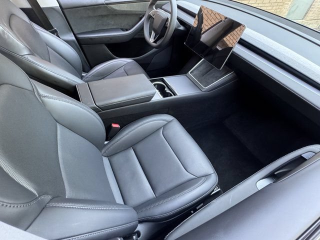Used 2026 Tesla Model Y Long Range AWD/4WD image 16