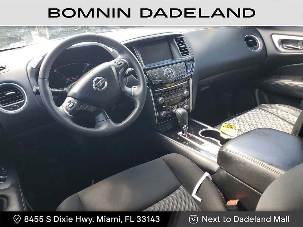 Used 2020 Nissan Pathfinder SV image 12