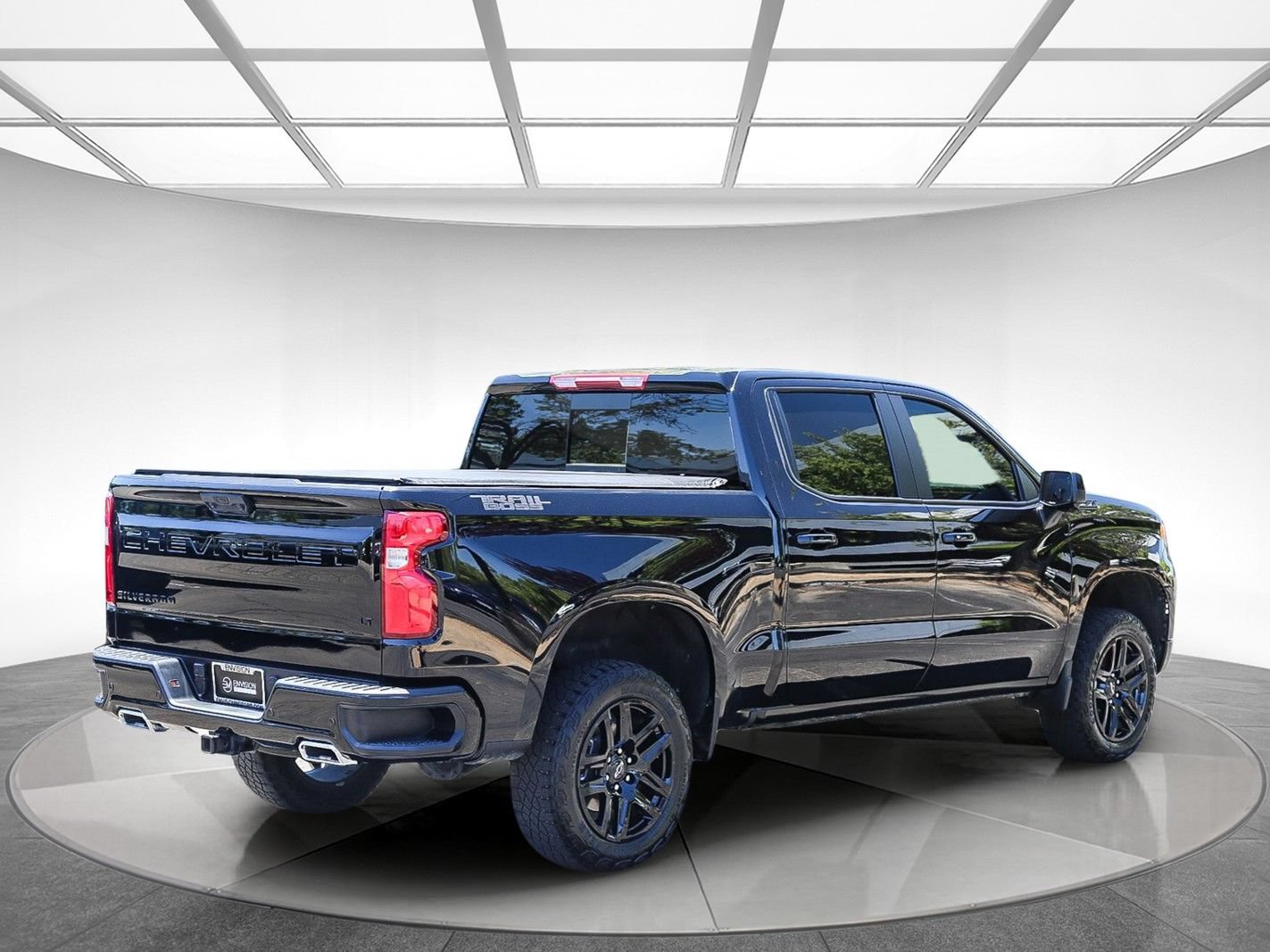 Used 2024 Chevrolet Silverado 1500 LT Trail Boss w/ LT Trail Boss Premium Package AWD/4WD image 4