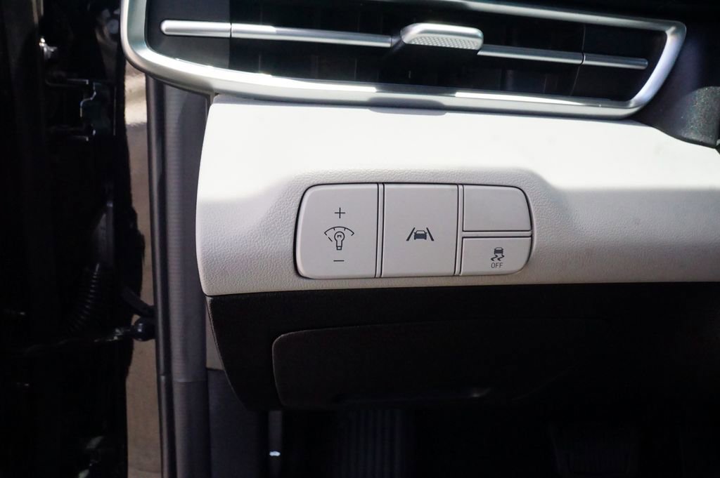 Certified 2023 Hyundai Elantra Limited FWD image 15