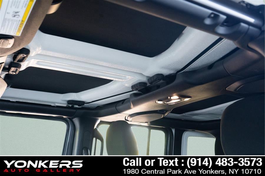 Used 2023 Jeep Wrangler Unlimited Rubicon w/ Safety Group AWD/4WD image 46