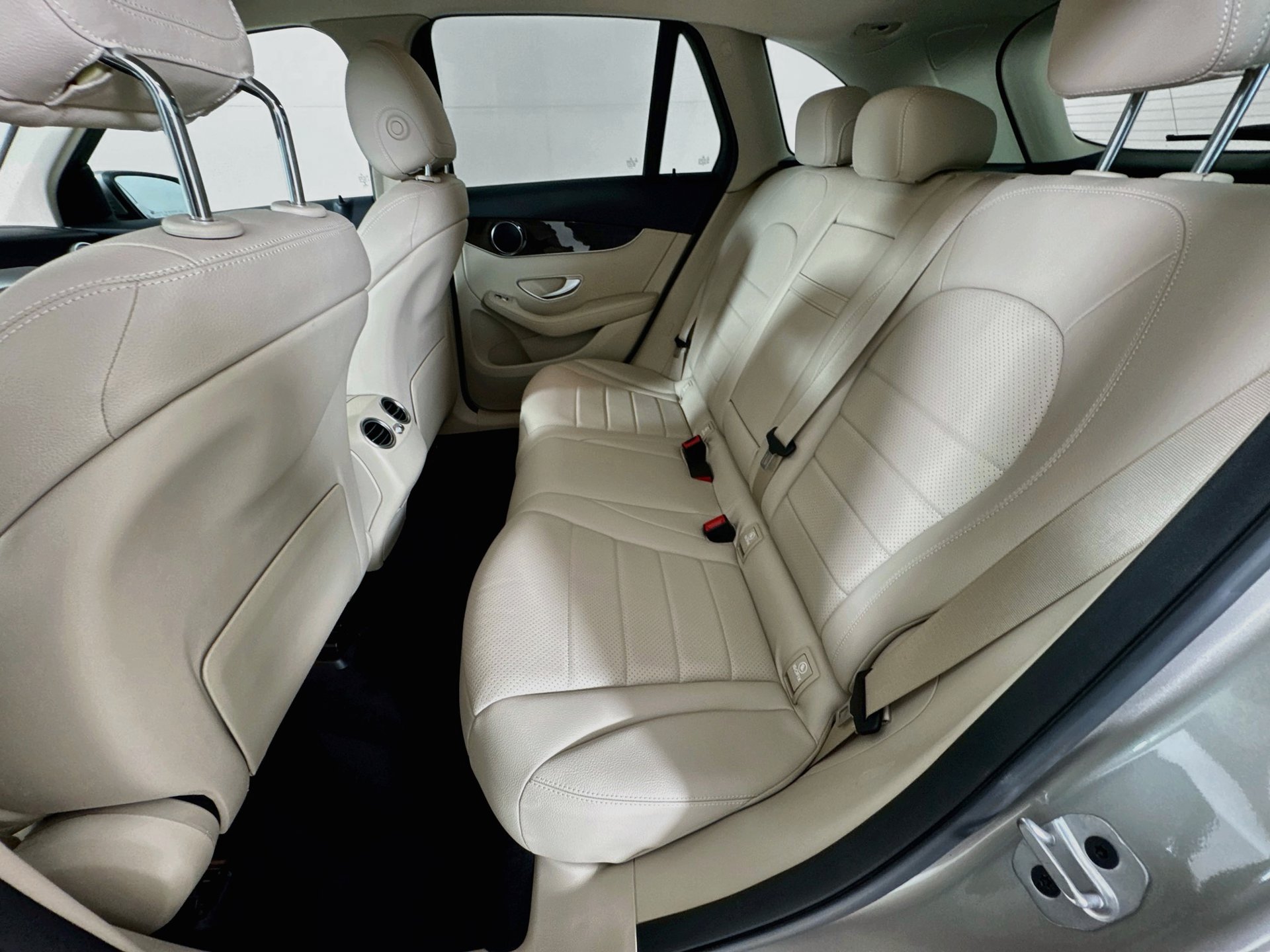 Used 2022 Mercedes-Benz GLC 300 image 24