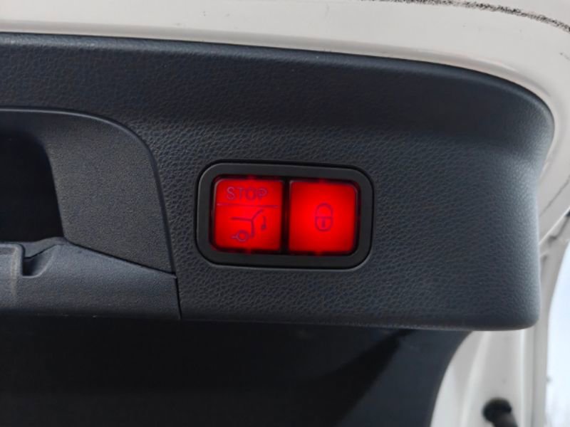 Used 2022 Mercedes-Benz GLC 300 4MATIC Coupe image 28