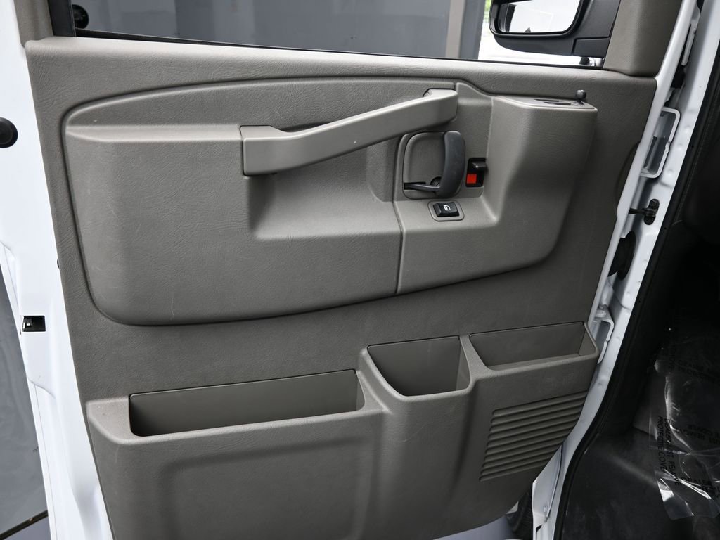 Used 2024 Chevrolet Express 2500 w/ Driver Convenience Package image 12