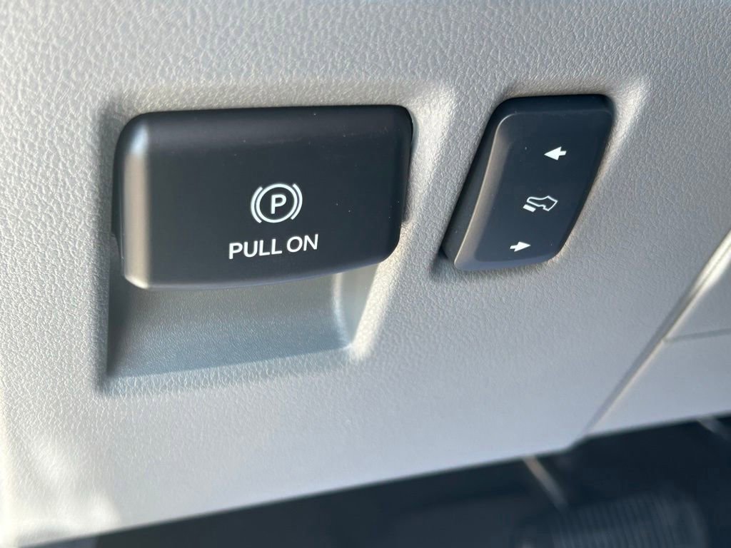 Used 2025 Ford F150 Lightning XLT AWD/4WD image 68