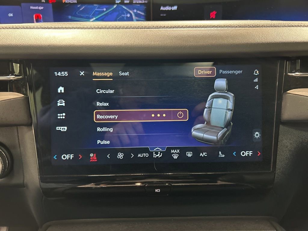 Used 2025 Lincoln Navigator Reserve w/ Jet Appearance Package image 22