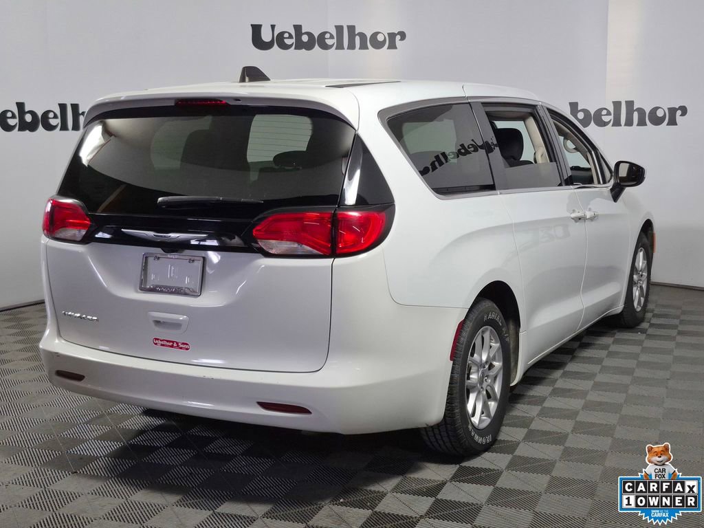 Used 2023 Chrysler Voyager LX image 7