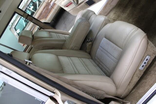 Used 1989 Jeep Grand Wagoneer image 26