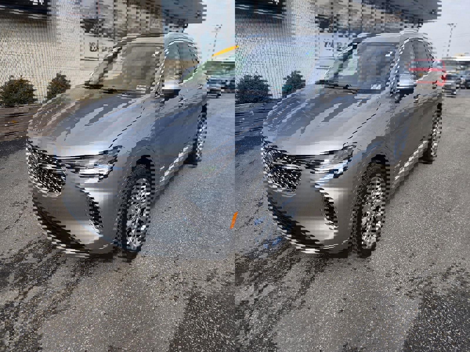 Certified 2023 Buick Envision Avenir image 2