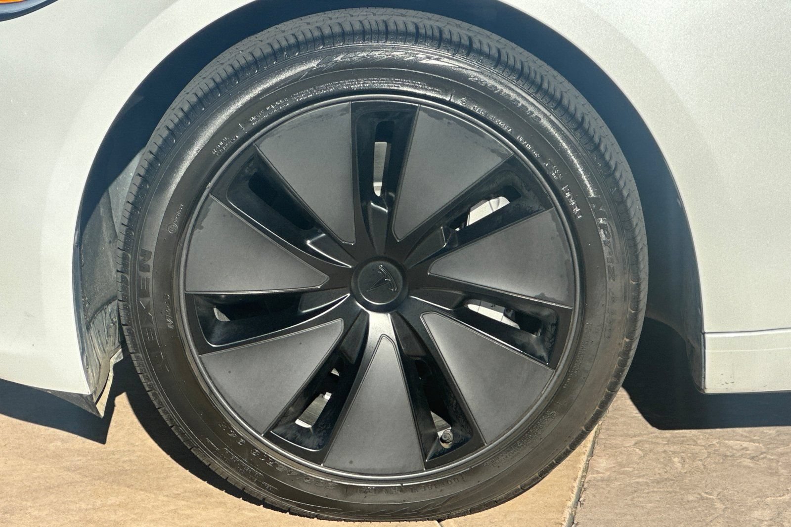 Used 2024 Tesla Model 3 Long Range AWD/4WD image 31