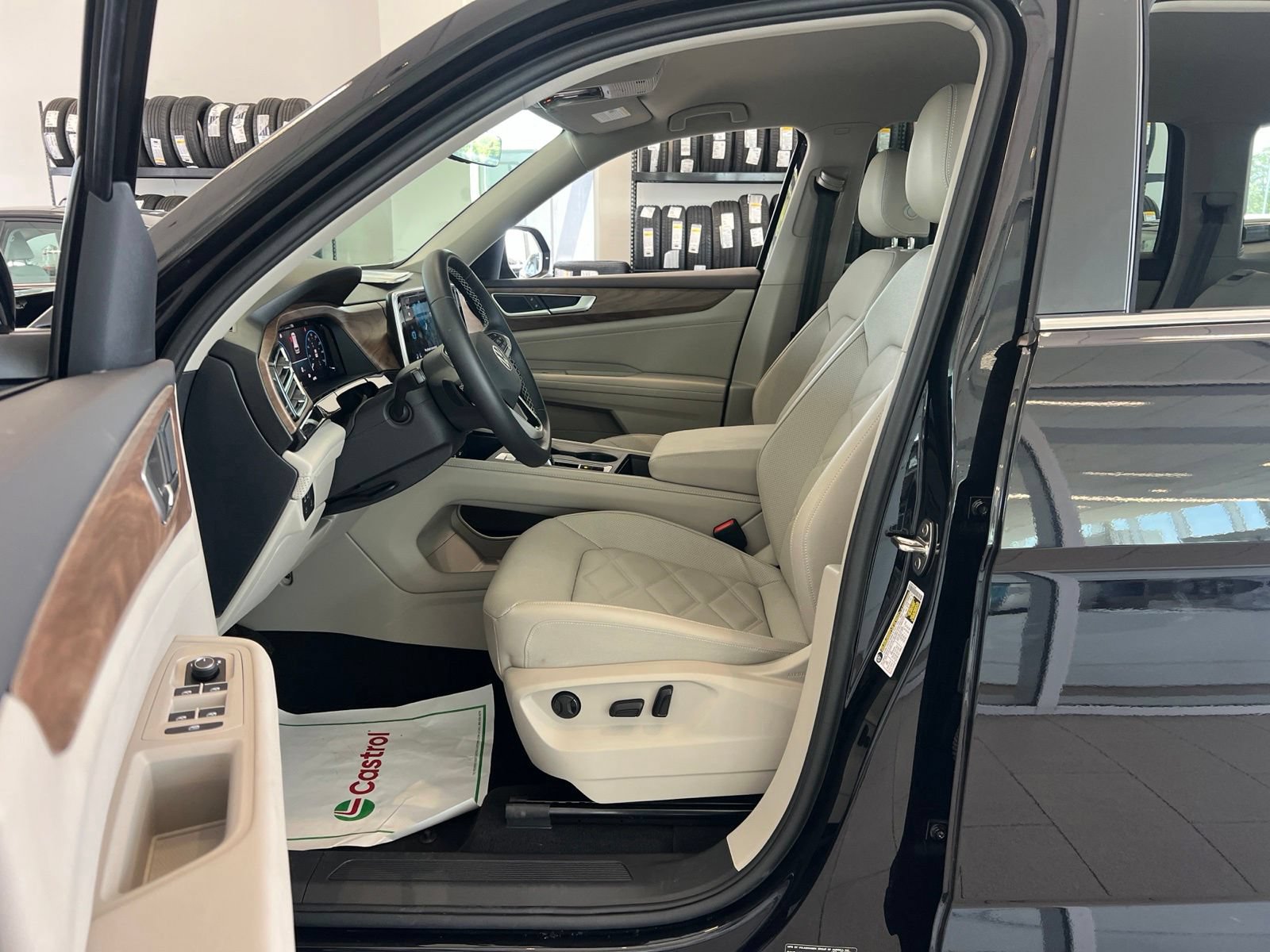 Certified 2026 Volkswagen Atlas SE FWD image 29