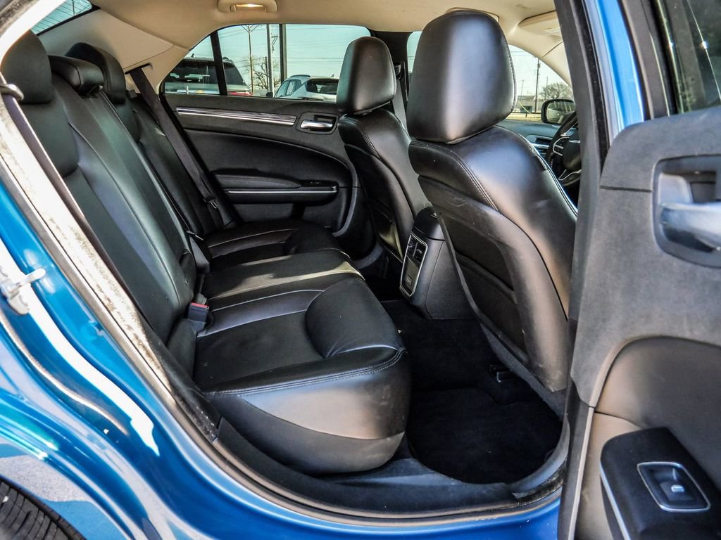 Used 2022 Chrysler 300 Touring L RWD image 18