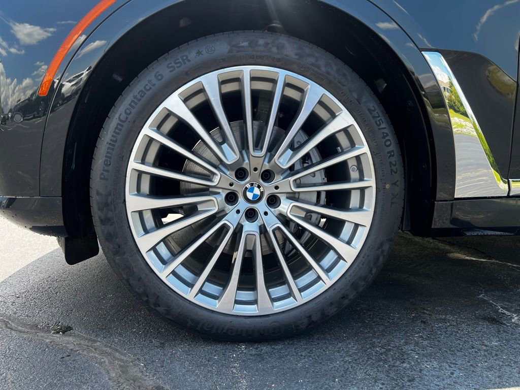Certified 2026 BMW X7 xDrive40i w/ Executive Package image 9