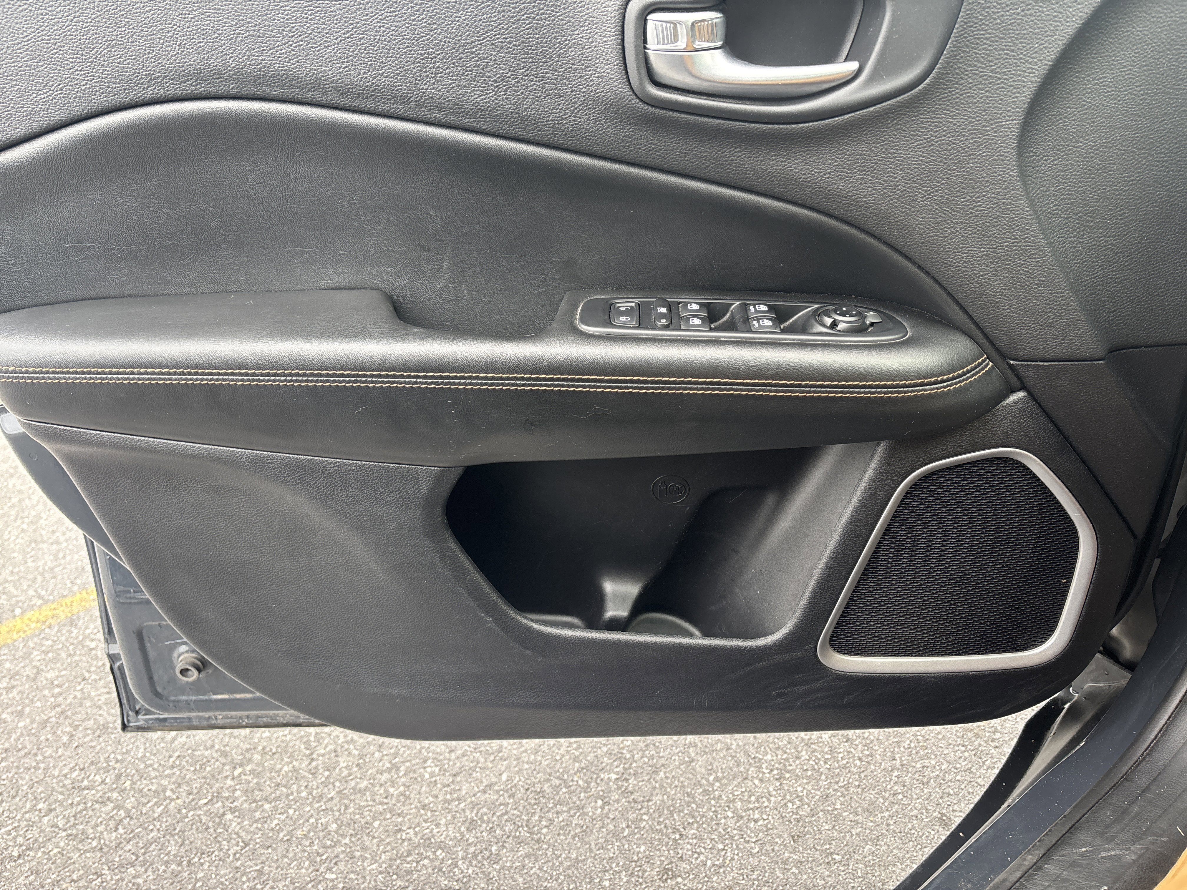 Used 2018 Jeep Compass Limited w/ Safe & Security Group image 15