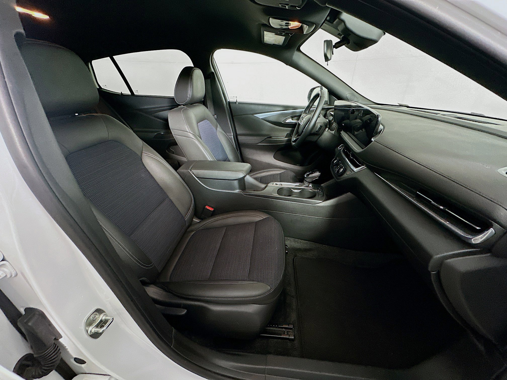 Used 2024 Buick Envista Preferred w/ Convenience I Package image 28