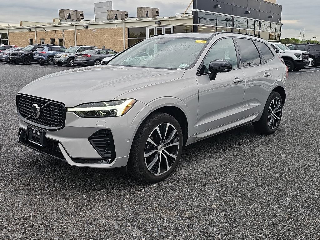 Used 2023 Volvo XC60 B5 Plus w/ Protection Package Premier AWD/4WD image 16