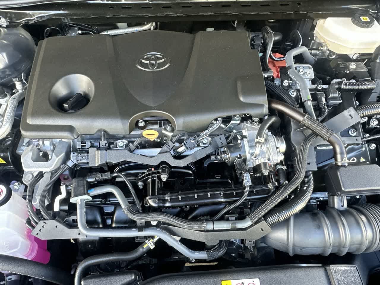 Used 2025 Toyota Camry SE FWD image 12