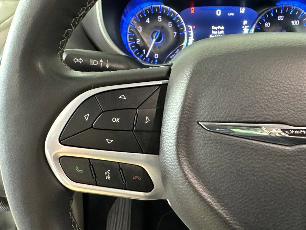 Certified 2024 Chrysler Pacifica Touring-L FWD image 20
