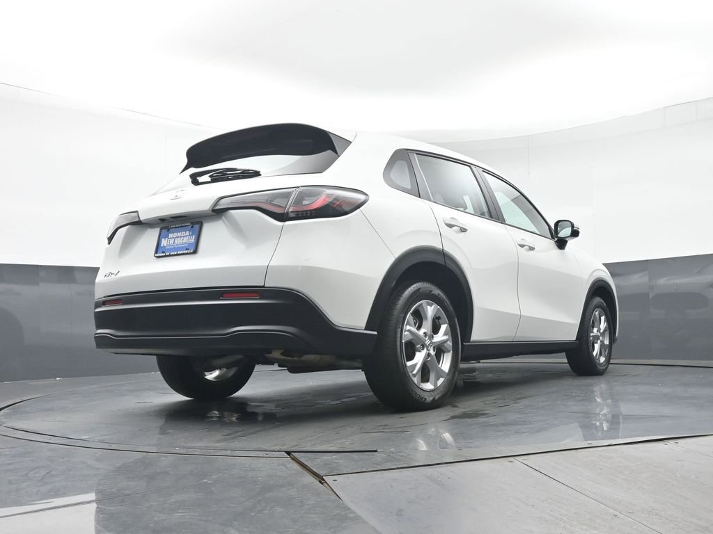 Certified 2023 Honda HR-V LX image 32