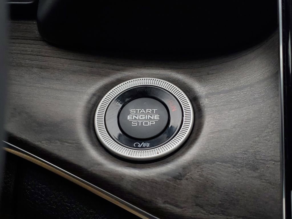 Used 2023 Jeep Grand Cherokee Overland image 33